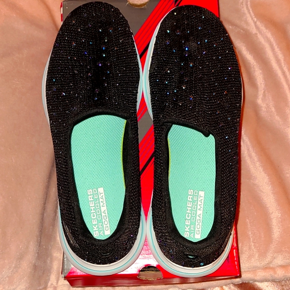 Skechers